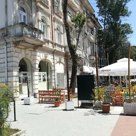 Zhakler - Top Center Opposite Starbucks Apartamento Varna